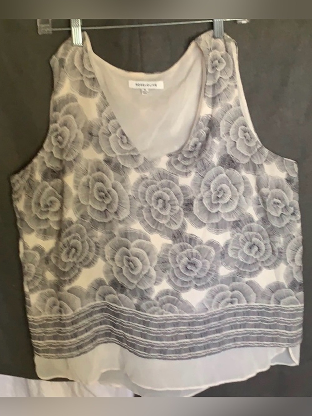 Sleeveless black & ivory top